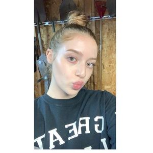 Meet your Posher, Alaina